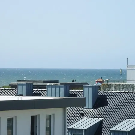 Lee Apartment